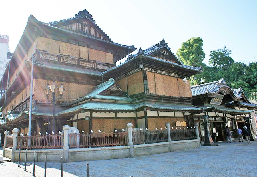 道後温泉 タペストリー 約70cm 夏の風物詩、道後温泉本館のすだれかけを行います | 新着情報 | 【公式